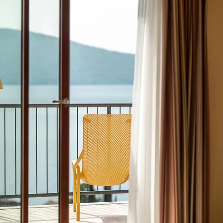 Aparthotel Dany Con Cucina Vista Piscina E Parcheggio 3*