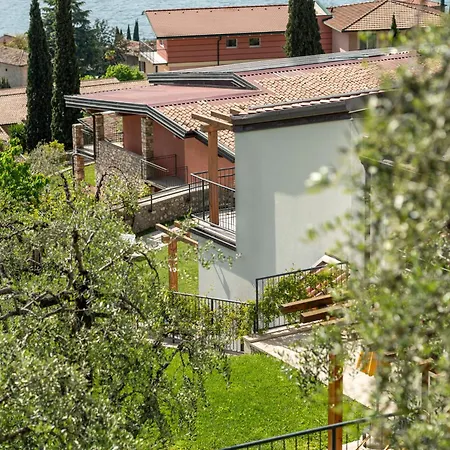 Aparthotel Dany Con Cucina Vista Piscina E Parcheggio 3*