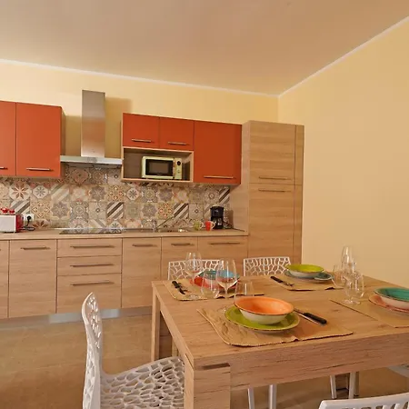 Dany Con Cucina Vista Piscina E Parcheggio