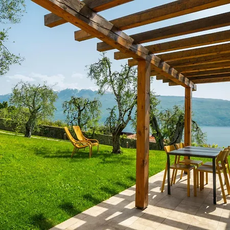 Aparthotel Dany Con Cucina Vista Piscina E Parcheggio Gargnano
