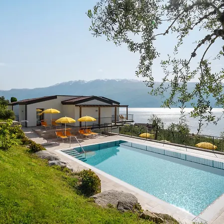 Aparthotel Dany Con Cucina Vista Piscina E Parcheggio 3*