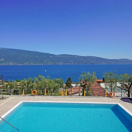 Aparthotel Dany Con Cucina Vista Piscina E Parcheggio 3*