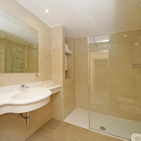 Aparthotel Dany Con Cucina Vista Piscina E Parcheggio